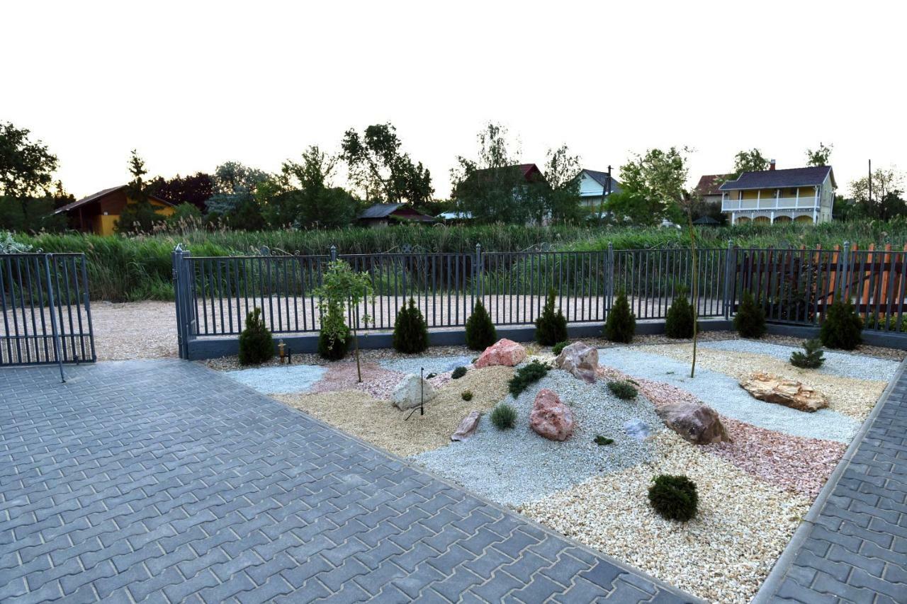 Siraly Apartman Hajdúnánás Exterior foto