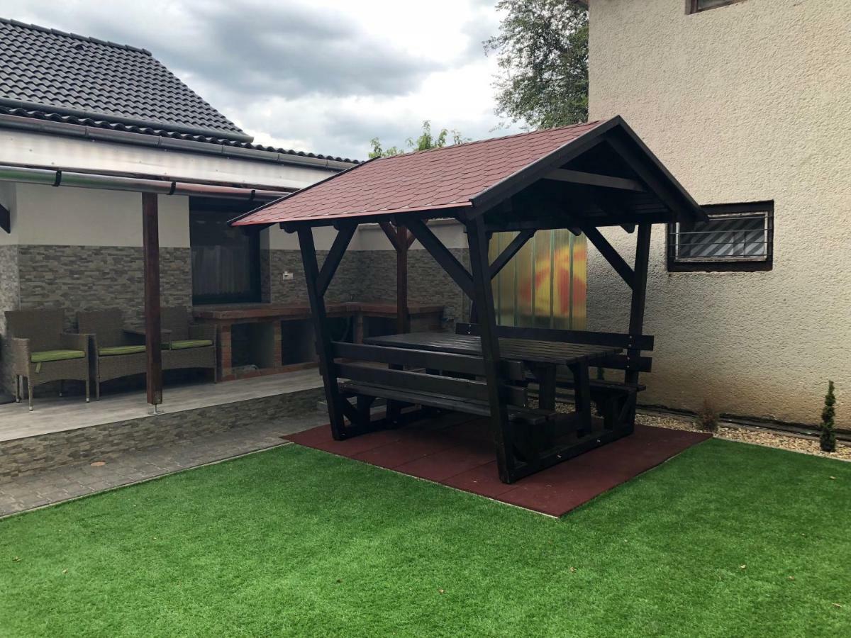 Siraly Apartman Hajdúnánás Exterior foto
